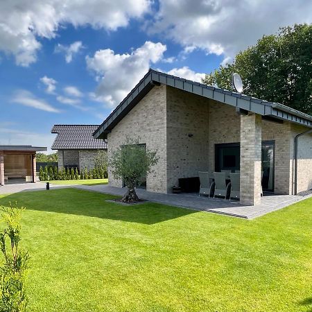 Schoenes Ferienhaus Mit Sauna Am Harkebruegger See In Der Naehe Von Oldenburg Barssel  Exterior foto